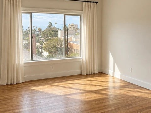 Floor plan for studio, 1 bath, 490 sqft